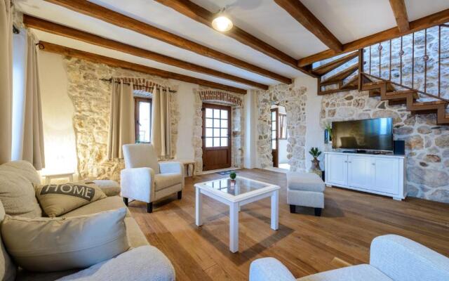Villa Stone-Exceptional private Estate