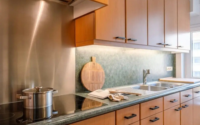 Lovely Apartment With Lateral sea View