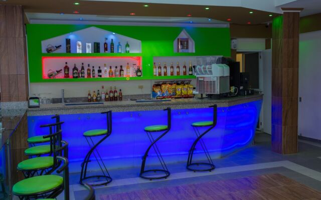 Aparta Hotel Don Olivo