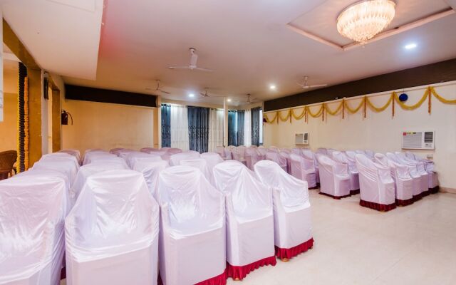 OYO 11855 Phoenix Hotel