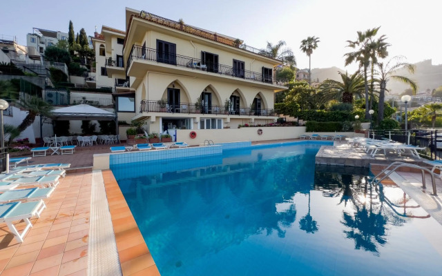 Hotel Sirius