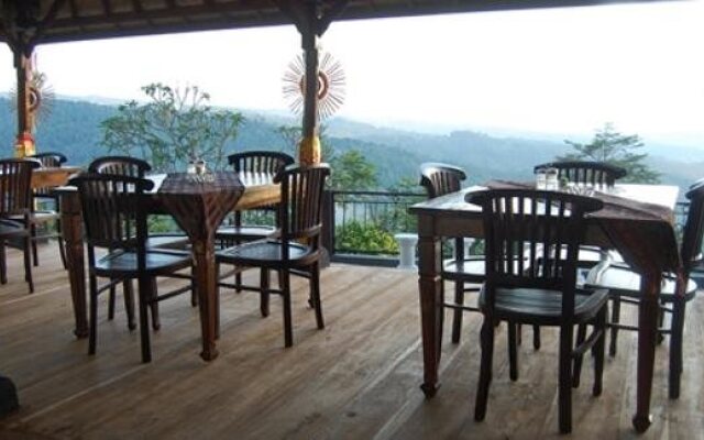 Aditya Homestay Munduk