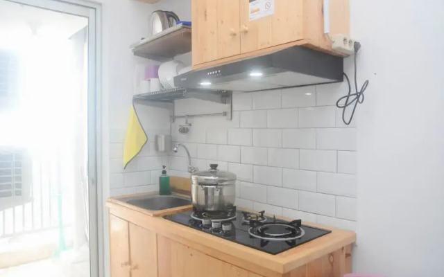 Comfy And Strategic 2Br At Bassura City Apartment