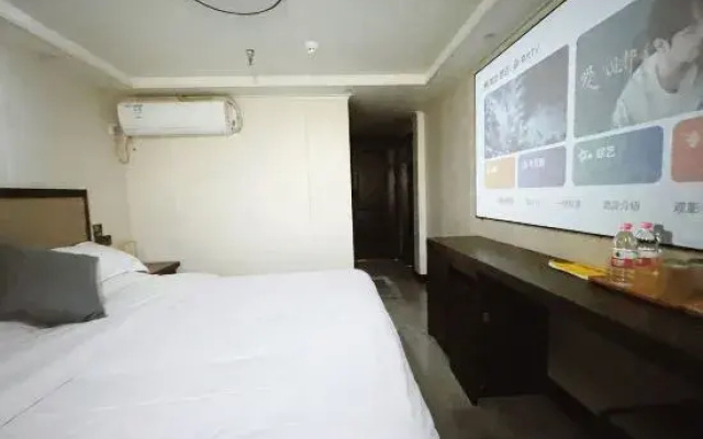 Fengji Hotel (Nanjing Jiangning University Town)(风季酒店（南京江宁大学城店）)