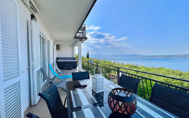 Apartment in Dramalj Near Beach & Pool