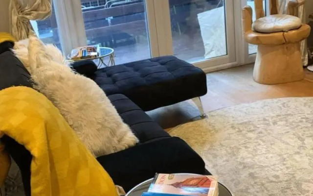 Three Bedroom Apartment by Beautiful Park