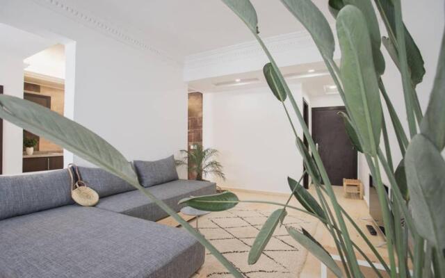 Modern European Apartment 1 min. walk to Beach
