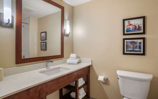 Comfort Inn & Suites Harrisonburg