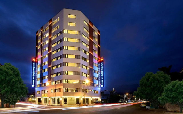 Shiny Ocean Hotel