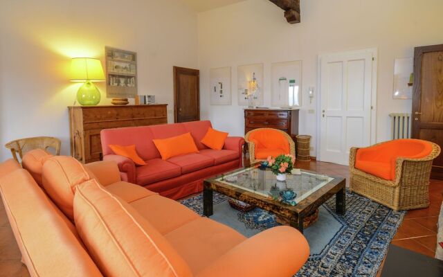 Sprawling Villa with Breathtaking Views in Emilia-Romagna