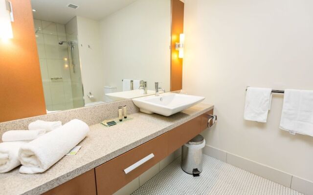 Colmslie Hotel Suites & Conference Centre