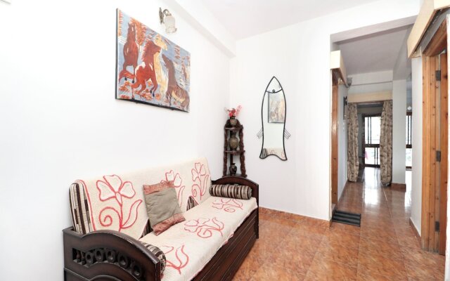 OYO 16558 HOME Cozy 2BHK Valley View ISBT Shimla