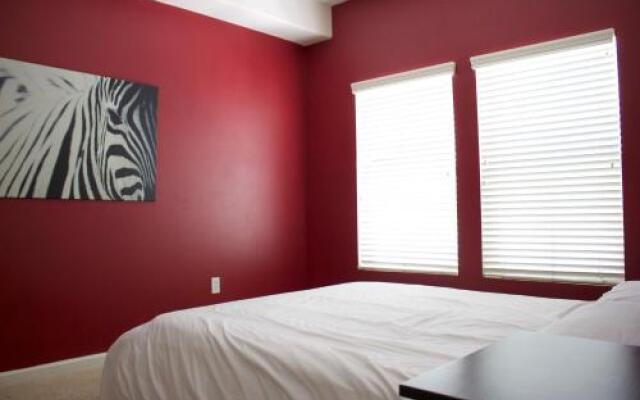 Luxury Apartment Near The Grove