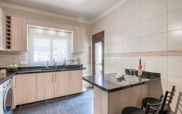 Vinyl 3-Bedroom Apartment in Zouk Mikael