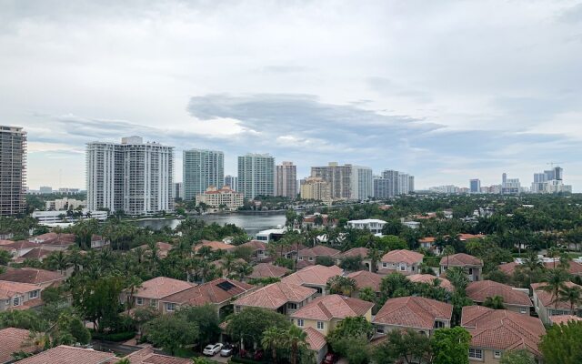 Luxury Suites Miami
