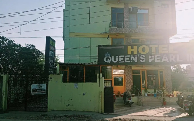 Hotel Queens Pearl Inn