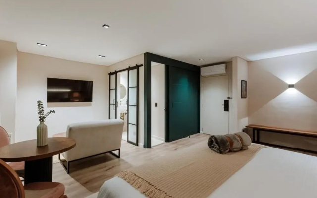 w Loft Superior City View Low Floor