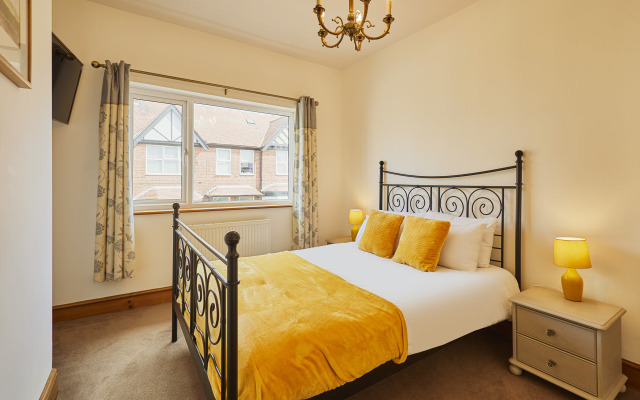 Host Stay Cromwell House