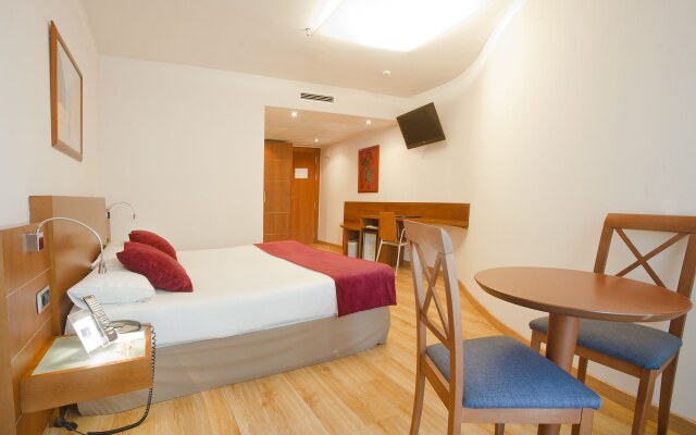 Duerming Longoria Plaza Hotel