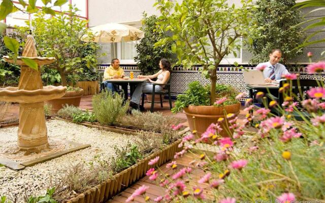 ibis Granada