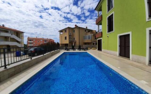 Apartments Smaragdna Villa