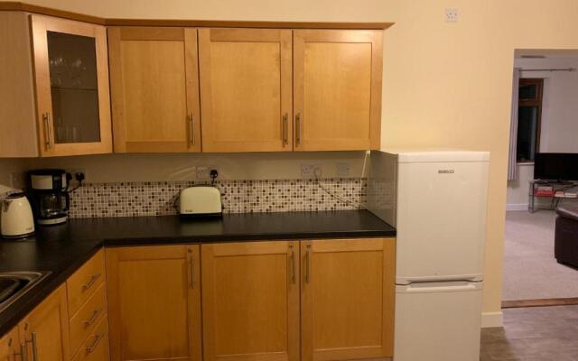 Secluded hilltop hideaway!