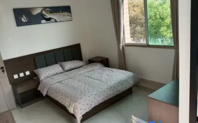 Jiayue Guest House (MixC Liangwan Subway Station)