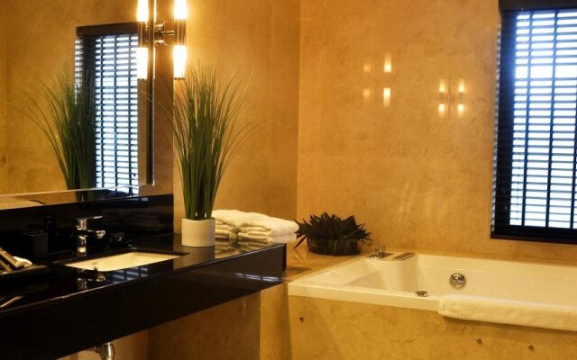 Blue Water Club Suites