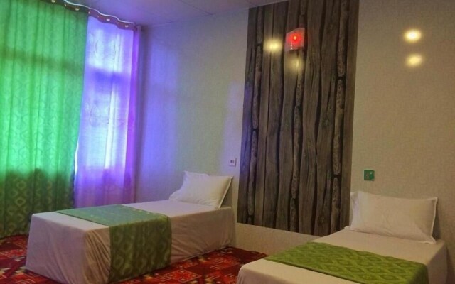 Hotel Blue Moon
