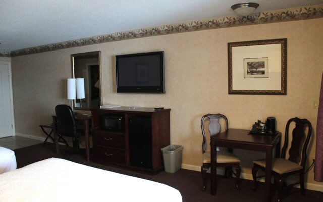 Shiretown Inn & Suites