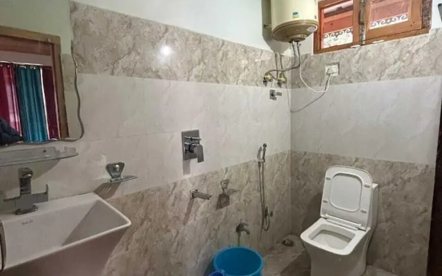 New Brahma Guesthouse