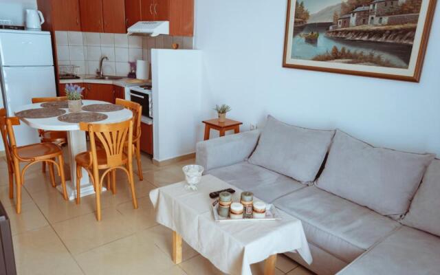 Sun Βy Τhe Sea 100m from the beach