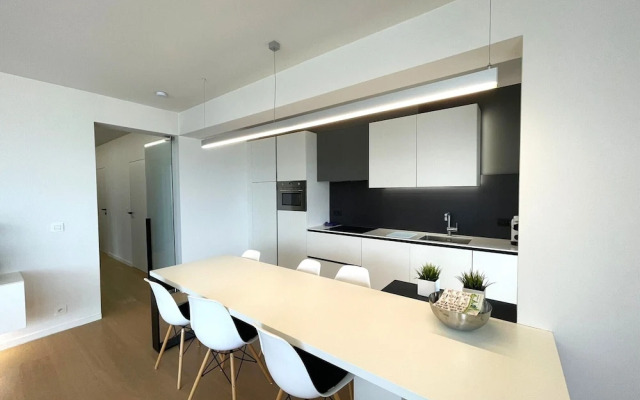 Apartment by Epernay Square With Sea View