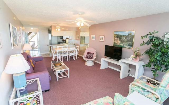 Oceanfront Luxury: 2BR Condo, St. Augustine