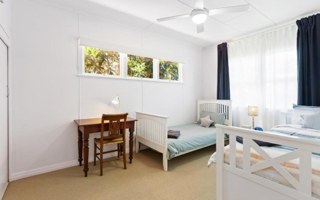 Artist's Cottage - Cosy Home in Quiet Leafy Street – Guest Rooms – Toowoomba