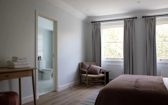 Gulaid House Knightsbridge by Bob W London