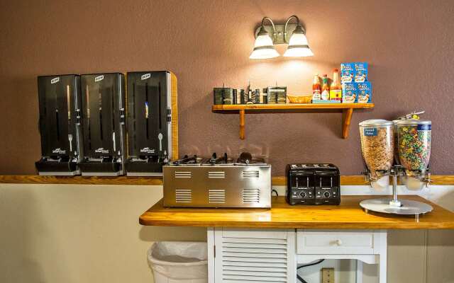 Americas Best Value Inn & Suites Detroit Lakes