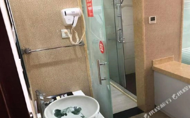 Pebble Motel (West Jianshe Road, Xianju)