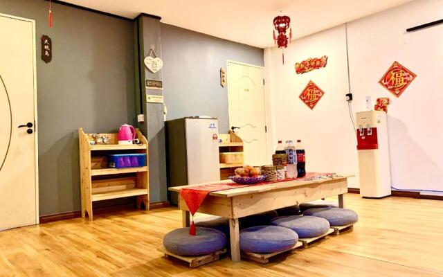 Bamboo homestay M2 – Guest Rooms – Semporna
