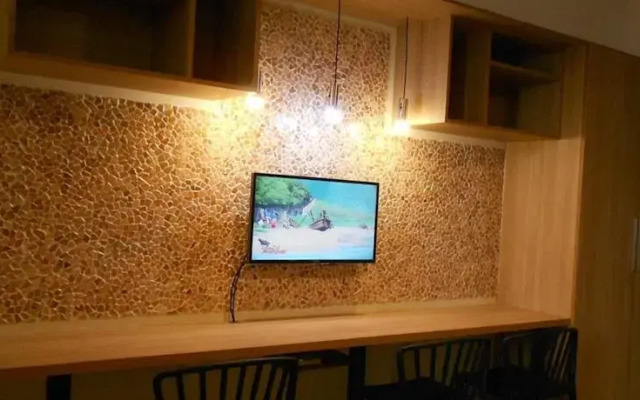 Beverly Dago Residence