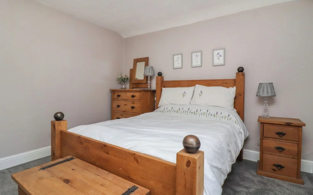 49 Waddington Road