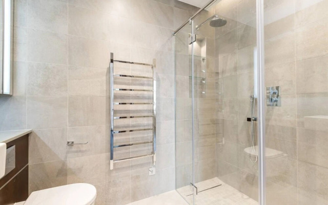 Luxurious 2 Bedroom Apartment With Winter Garden