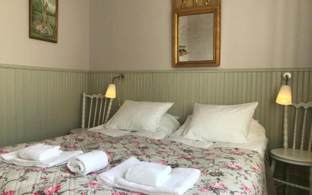 Mellby 11 Bed And Breakfast