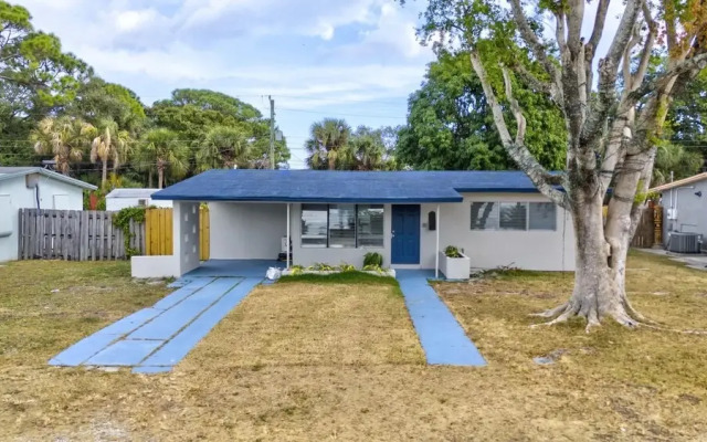 Pompano Beach Bungalow for 5!