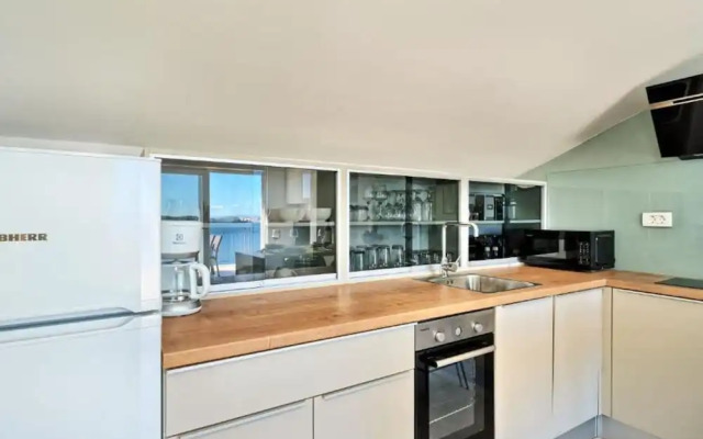 Apartment Domenico - 50 m From the sea