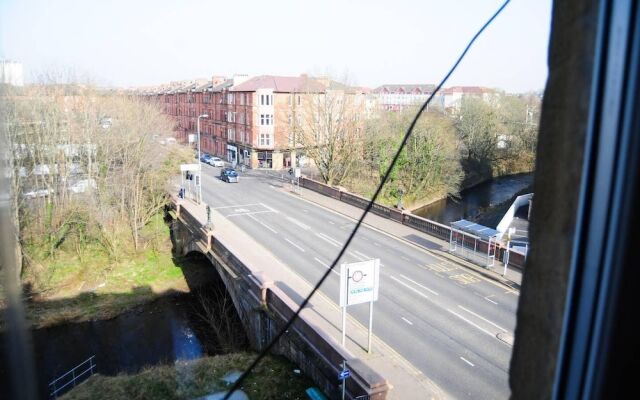 Glasgow Apartment Transport Links & Street Parking