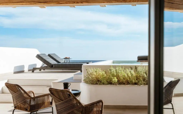 NĒRO Light-Filled Suites