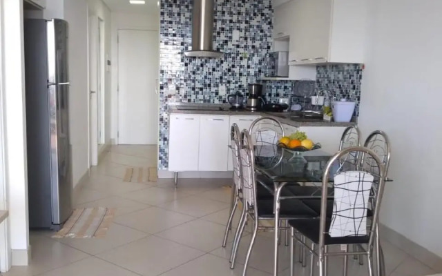 Alugo Temporada apartamento frente ao mar de Fortaleza.