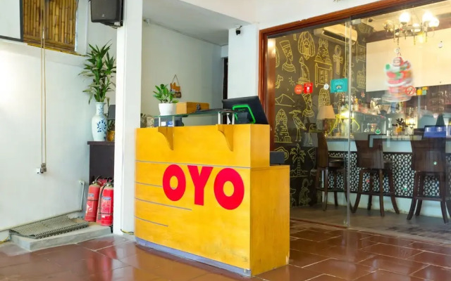 Aisha Hotel And Apartment by OYO Rooms