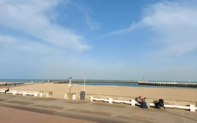 frontaal gelijkvloers seaview 80m² 2 slp